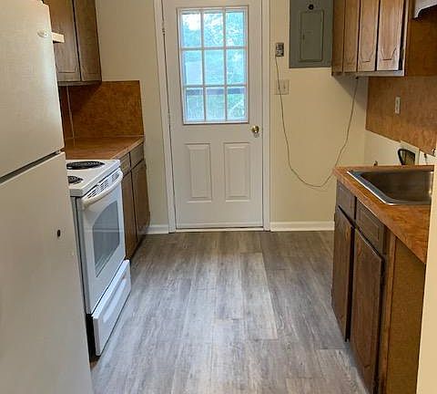 5th image of 230B Adams St #B