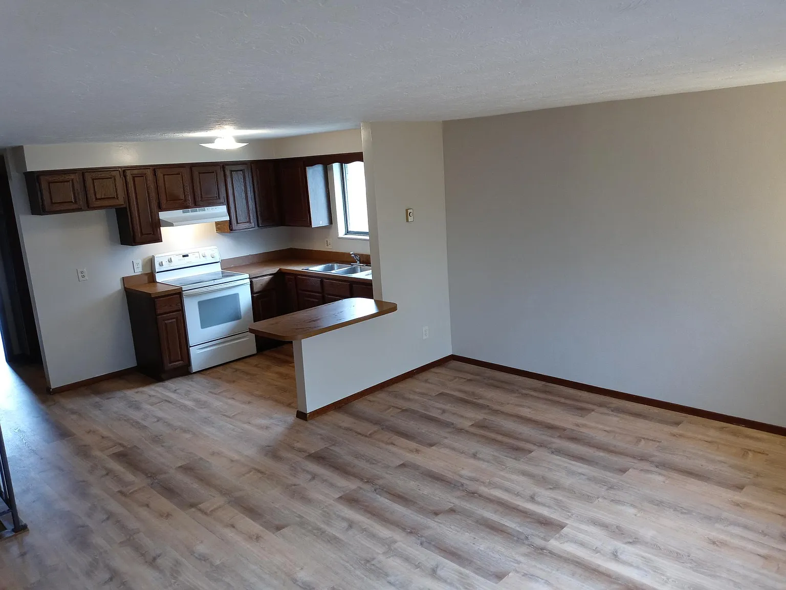 5605 Ashland Ave — Photo 2