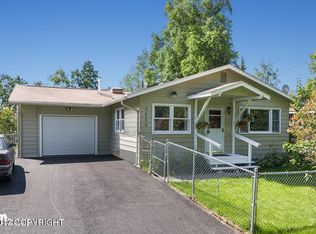 2822 Breezewood Dr, Anchorage, AK 99517