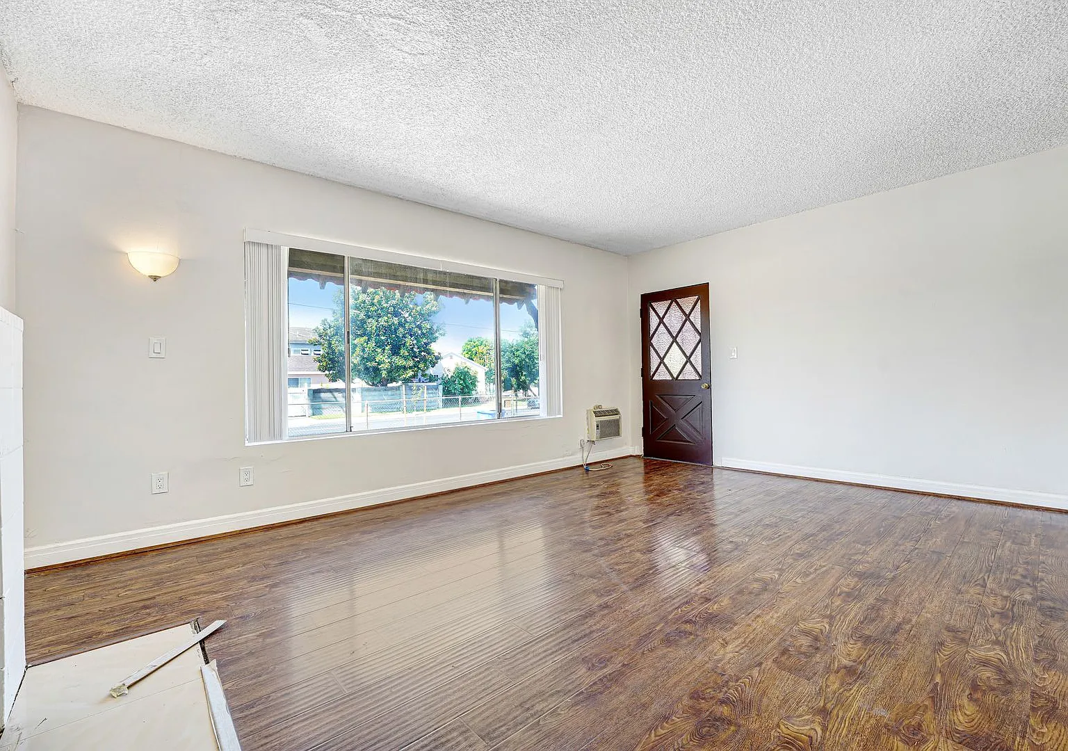 Beautiful SFR 3 BD| 2 Bath — Photo 3