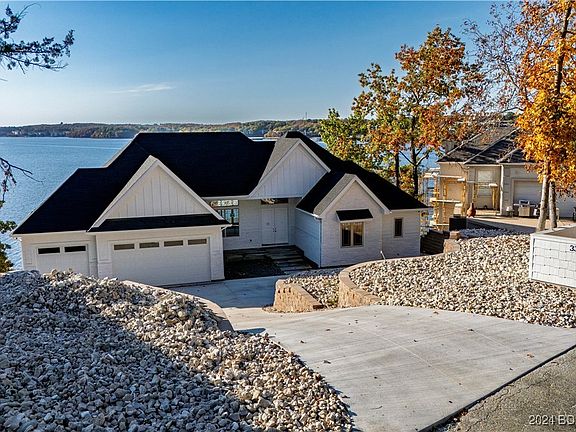 4th image of 33 Waterford Ct