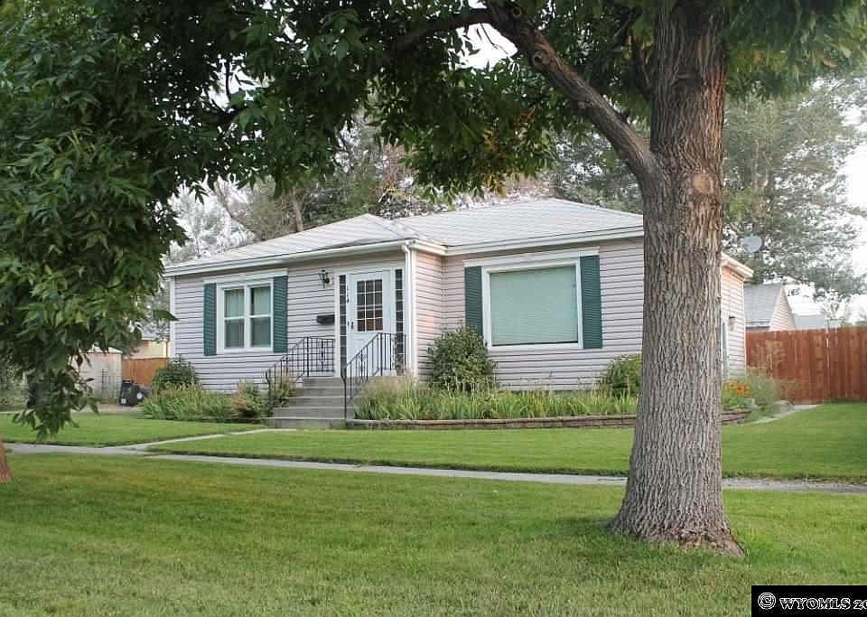 1st image of 114 E Lincoln Ave