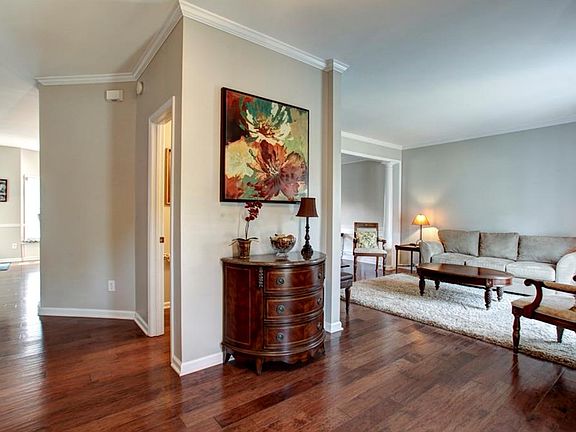 3rd image of 4012 Union Walk Cir SE