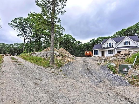 5th image of 3 Farmhill Ln