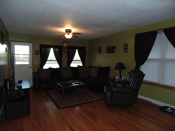 4th image of 108 Seneca Ave