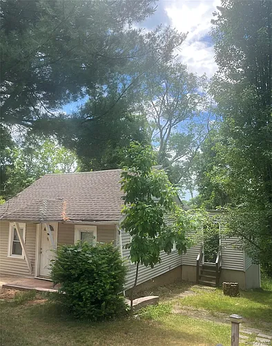37 Roosevelt St Photo 1