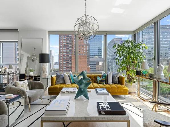 303 E 33rd St #9E, New York, NY 10016
