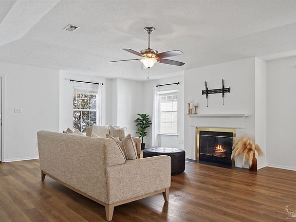 2nd image of 142 Mirabelle Cir