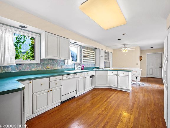 5th image of 450 Wexford Dr