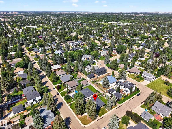 8804 138th St NW, Edmonton, AB T5R 0E4