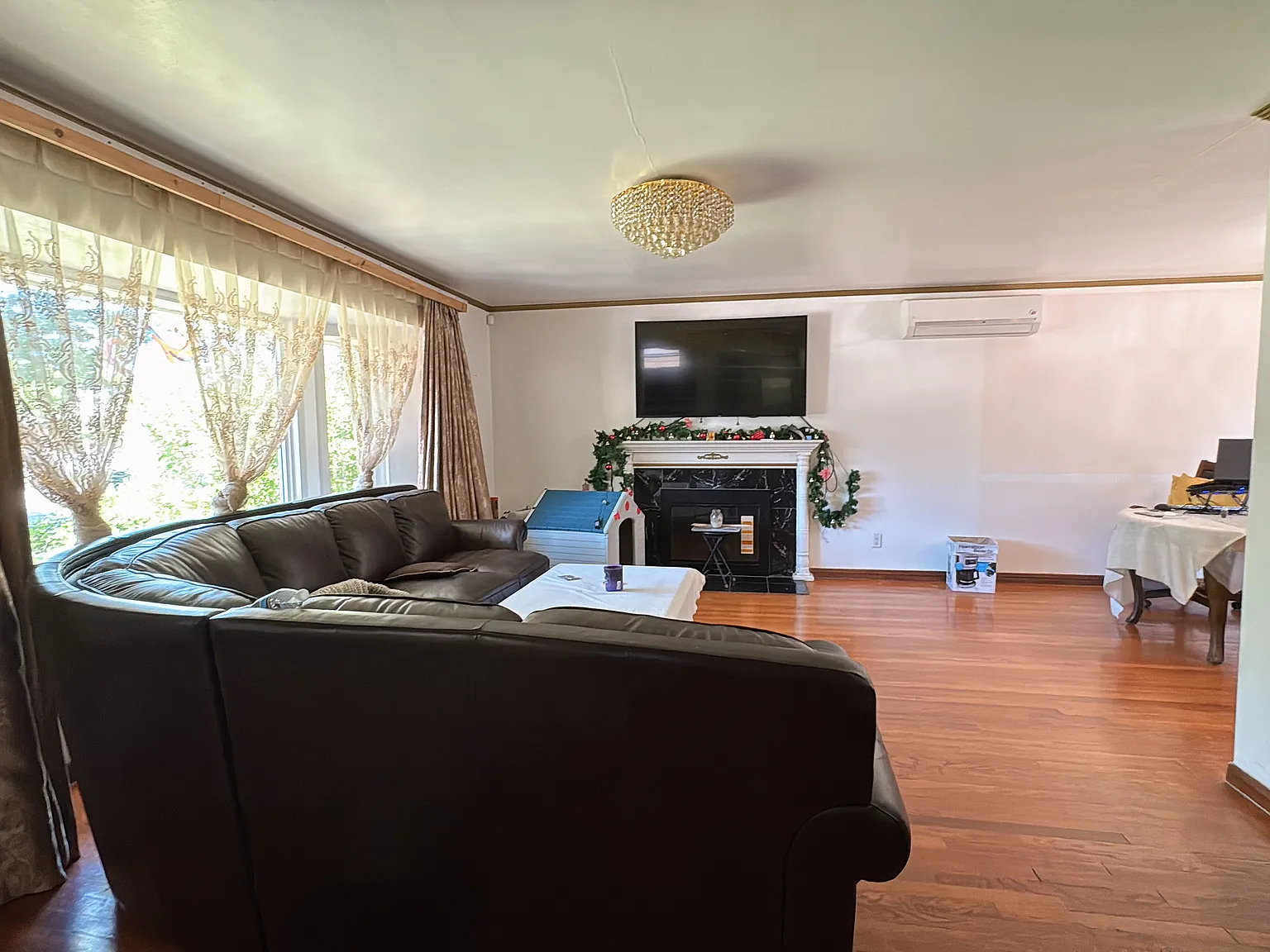 4 bed, 2.5 bath, 1748 sqft, $5,200 — Photo 3