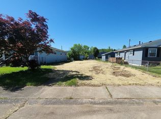 2215 McKinley Ave, Saint Albans, WV 25177
