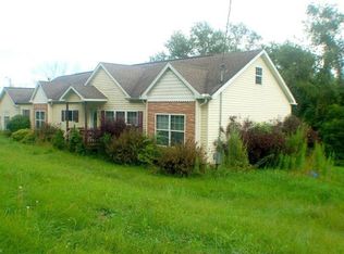 945 N College St, Newcomerstown, OH 43832