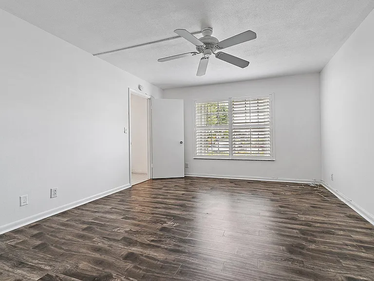 5570 Tamberlane Cir #131 — Photo 16