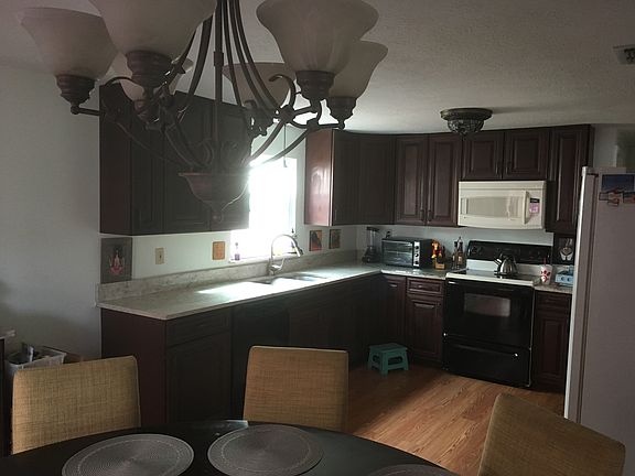 Open kitchen and Dining area