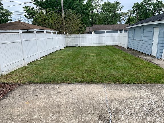 2nd image of 17335 Community St