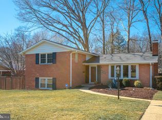 6740 Fern Ln, Annandale, VA 22003
