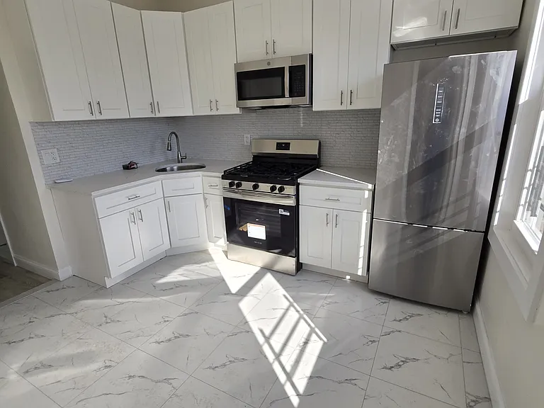 612 Richmond Rd #2 — Photo 4