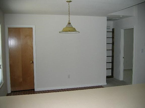 5th image of 101 Soundview Rd