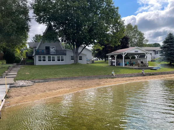 332 Gitchegumee Dr, Buckley, MI 49620