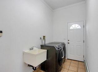 8 Topaz Ct, Montebello, NY