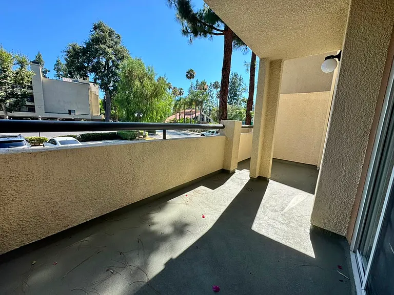 5455 Canoga Ave #103 — Photo 15