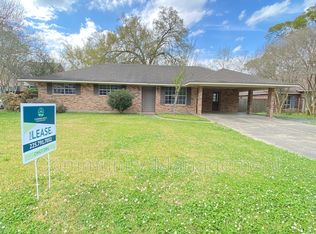 135 Seyburn Dr, Baton Rouge, LA 70808