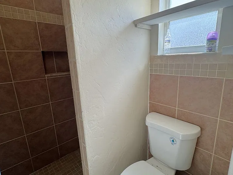 11255 Pendleton Ave A/B — Photo 8