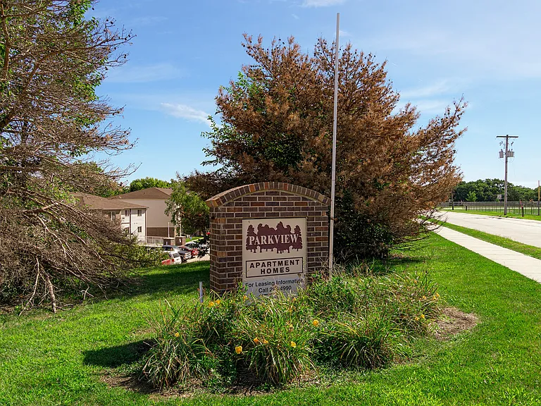 Parkview Apartments — Photo 7