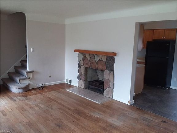 3rd image of 503 Tuxedo Ave