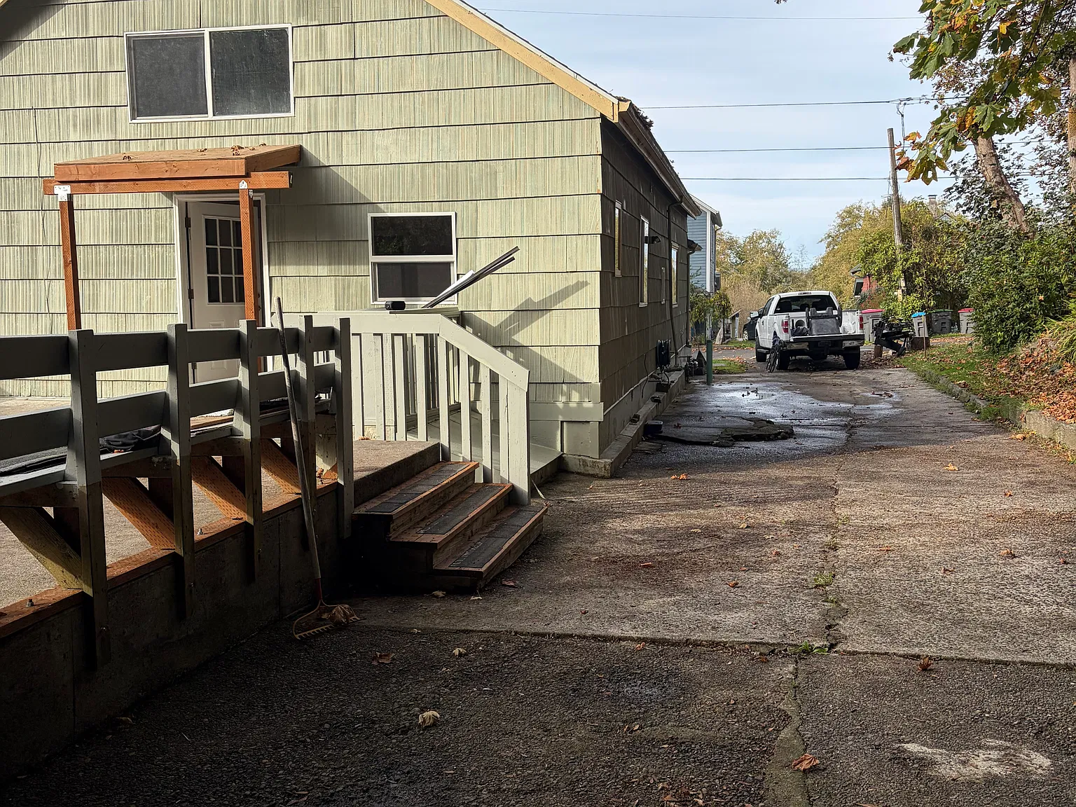 4 bed, 2.5 bath, 2200 sqft, $3,000 — Photo 4