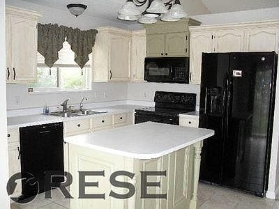 3rd image of 1325 W Highland Hollow Dr