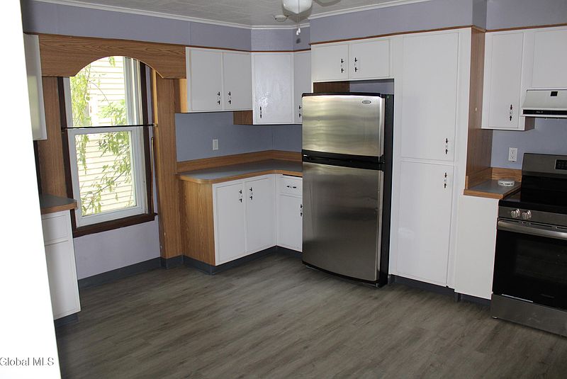 4th image of 27 Trinity Place