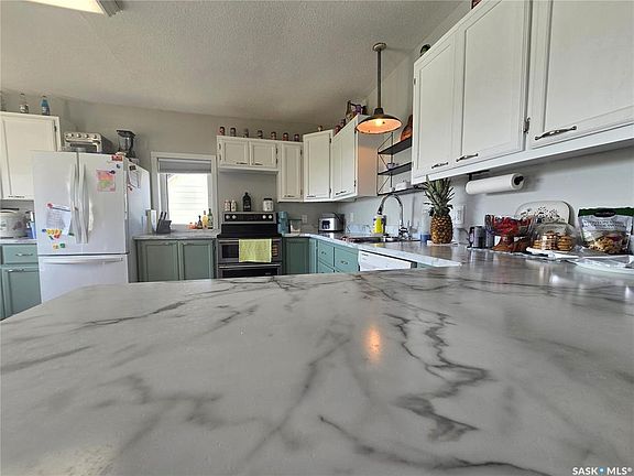5th image of 211 RYE STREET