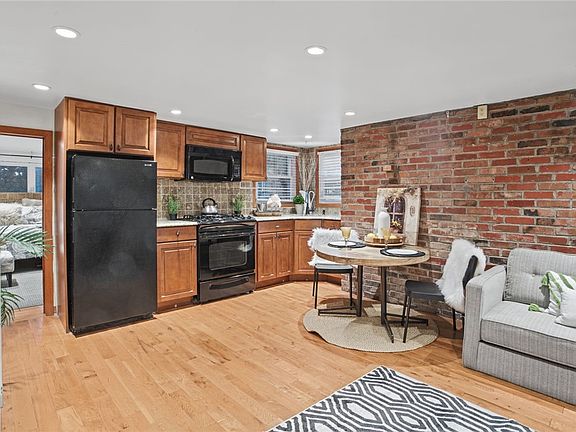 4th image of 327 Grandview Ave #101