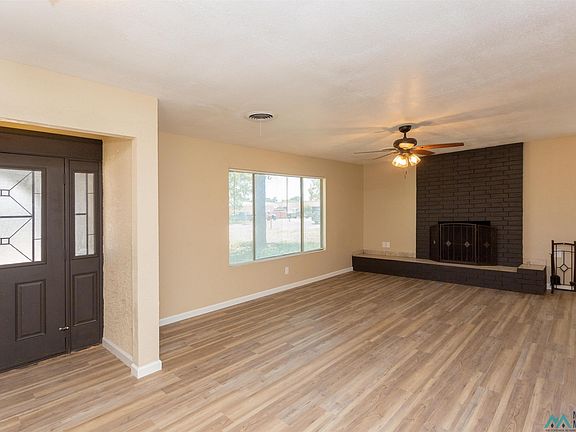 5th image of 703 Berkley Dr