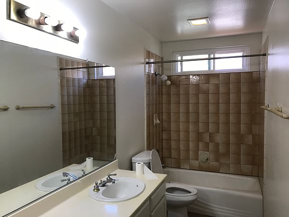 3rd image of 26139 Huxley Dr