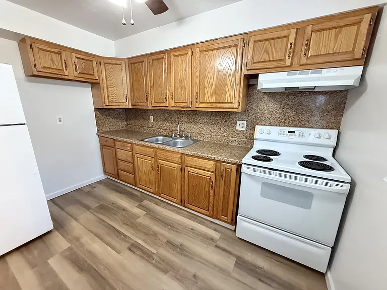 3104 Wooster Dr — Photo 5
