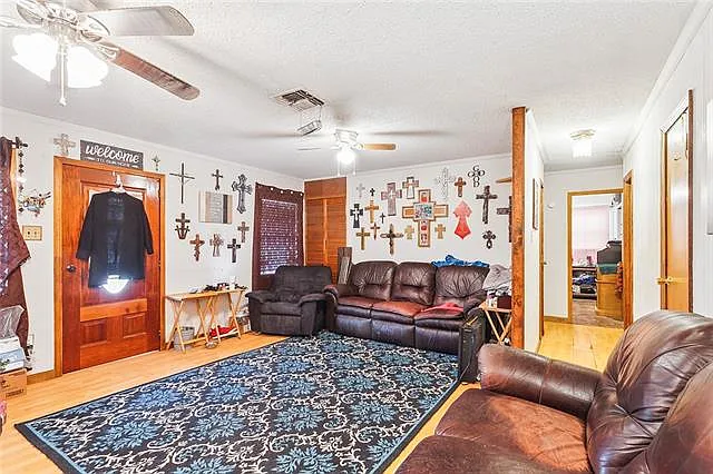 3 bed, 1.5 bath, 1187 sqft, $1,500 — Photo 3