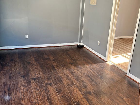 3rd image of 90 Warsaw St APT 2
