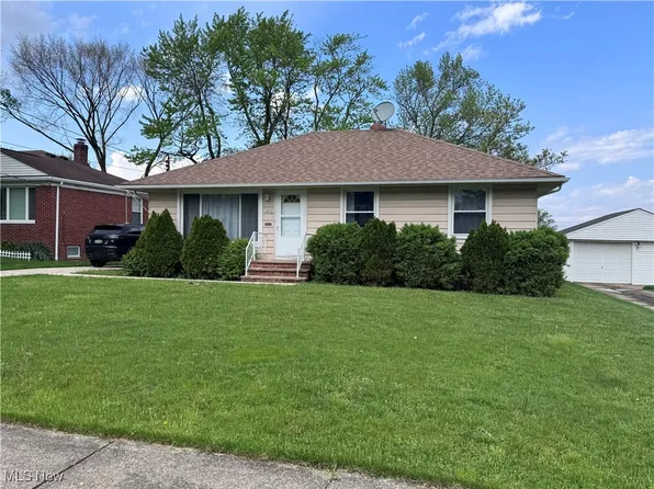 1422 Lorimer Rd, Parma, OH 44134