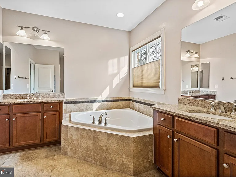 4561 Rona Pl — Photo 53
