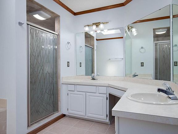 3rd image of 1406 Ariel Ln