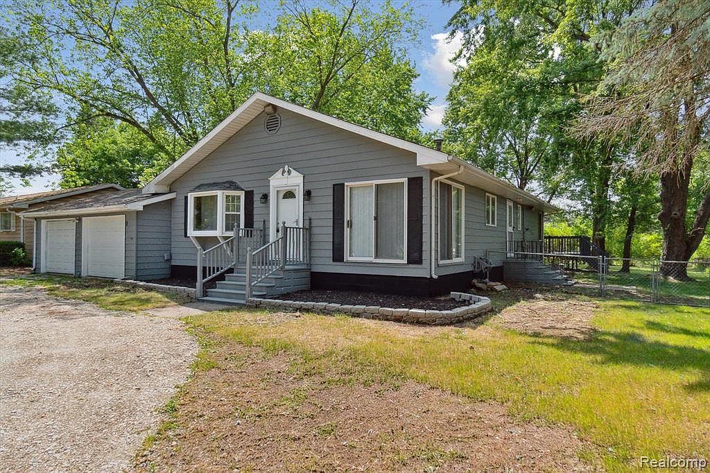 6452 Ginger Dr, Pinckney, MI 48169 MLS 20230006100 Zillow