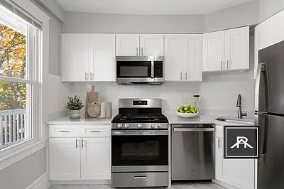 3 bed, 2.0 bath, $3,900 — Photo 3