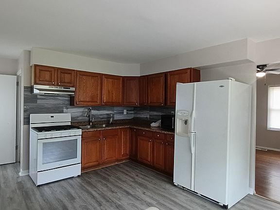 4th image of 2119 221st St