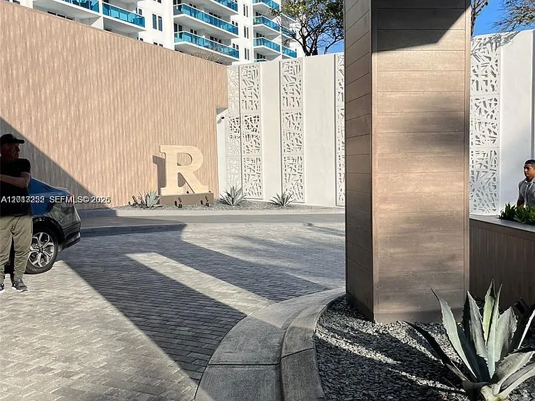 2301 Collins Ave #628 — Photo 16