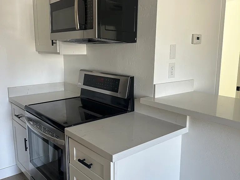 3700 White Ln #3 — Photo 3