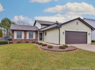 559 Tennyson Dr, Wheaton, IL 60189