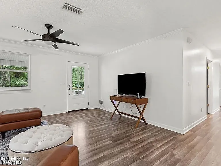 11723 W Beaver St — Photo 3